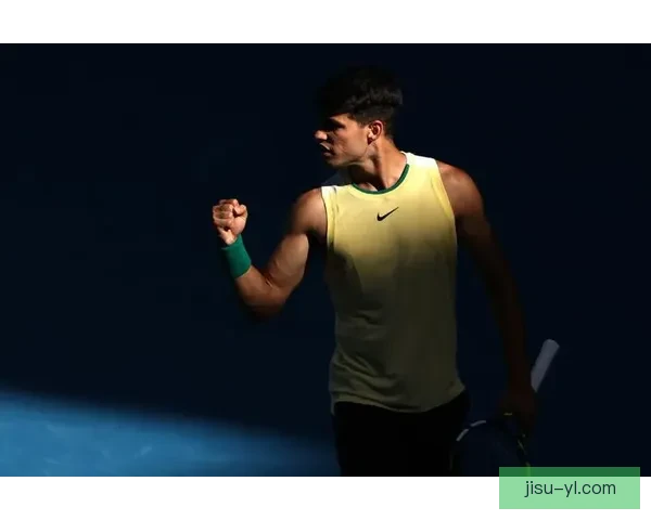 阿尔卡拉斯轻松取胜晋级澳网16强